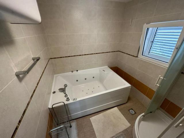 Four-bedroom apartment for long term-rent TIvat