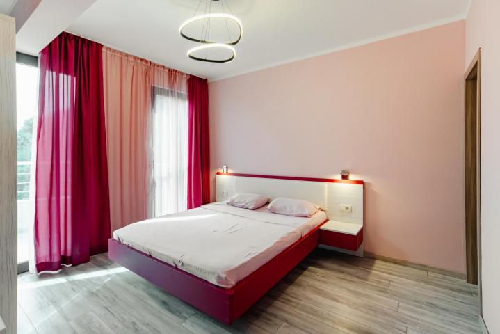 Penthouse Apartment for Sale, 127 m2 + 130 m2 Terrace, Bečići, Sea View, Garage, Rooftop Access
