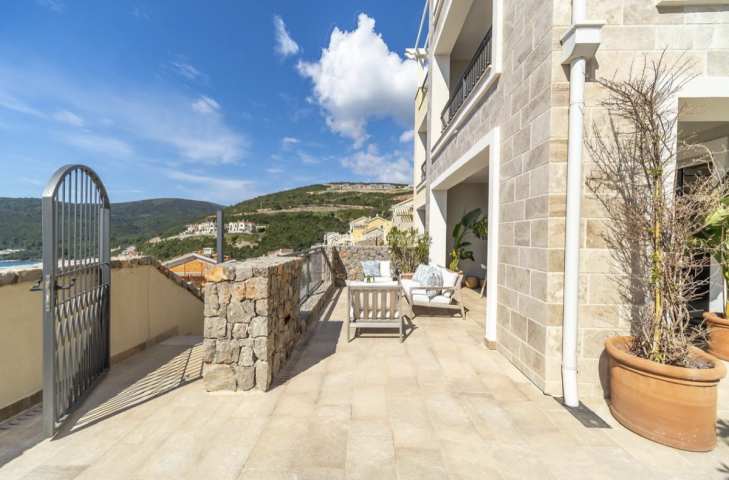 Luxurious two-bedroom apartment 105m2 with sea view - Luštica Bay