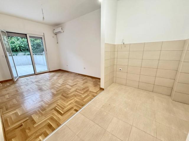 One-Bedroom Apartment in a New Building in Budva, Near the City Center – Large Terrace, New Construc