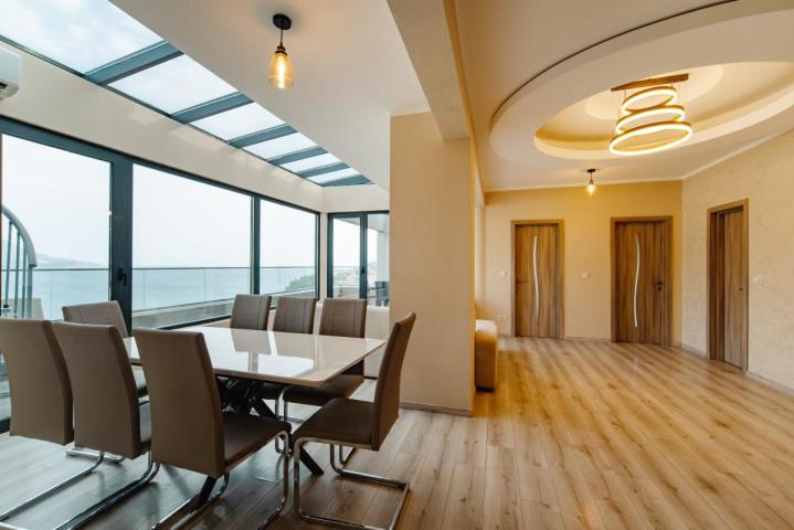 Penthouse Apartment for Sale, 127 m2 + 130 m2 Terrace, Bečići, Sea View, Garage, Rooftop Access