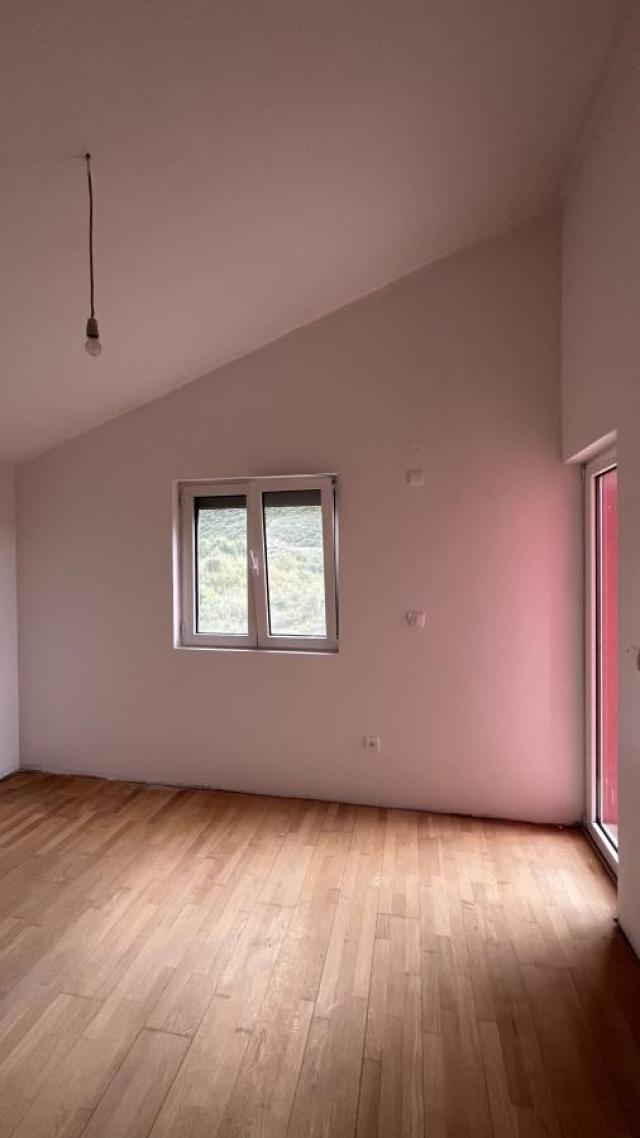 New 79 m2 Apartment in Lastva Grbaljska, Top Floor with High Ceilings, Terrace and Parking
