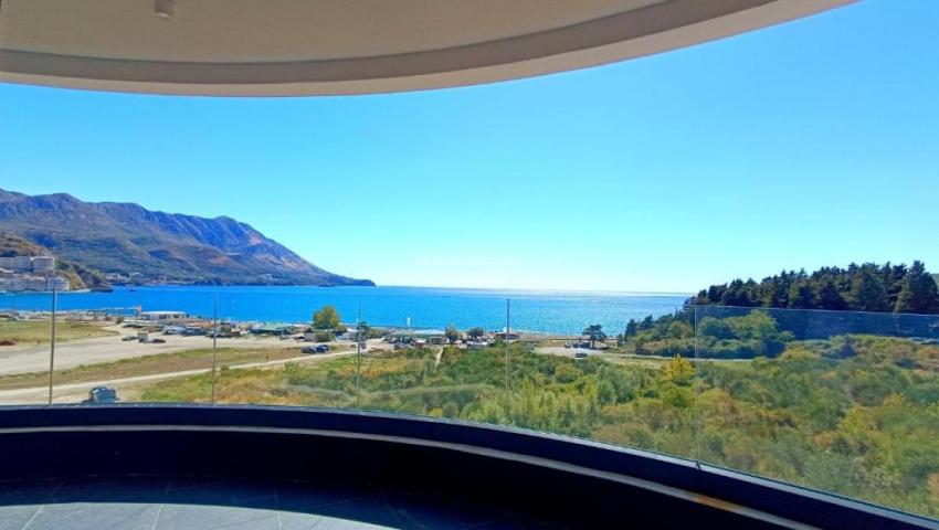 Modern Apartment in Bečići with Sea View – 190 m²