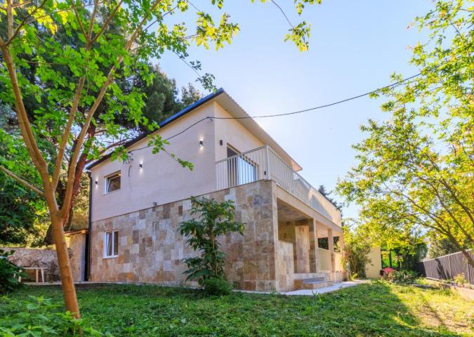 Villa with Sea View, Separate Guest House and Garage in Šušanj, Bar