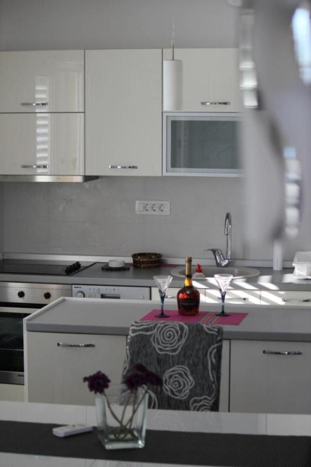 For rent: Two-bedroom apartment with a sea view, Tivat