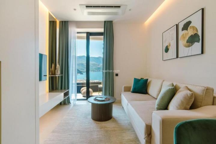 Modern Apartment in Bečići with Sea View – 190 m²