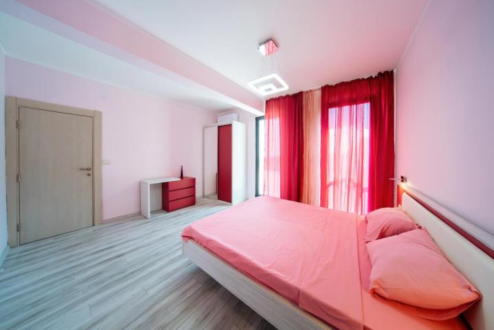 Beautiful 3-Bedroom Apartment for Sale, 130 m2 + 104 m2 Terrace, Bečići, Sea View, Parking