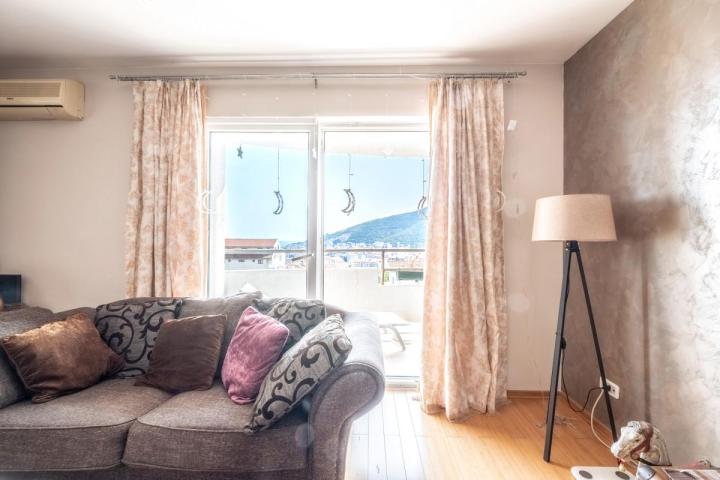 Comfortable 2 bedroom apartment with sea view in Lazi area, Budva