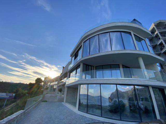 Luxury 1-bedroom in Budva with a view of the Old Town