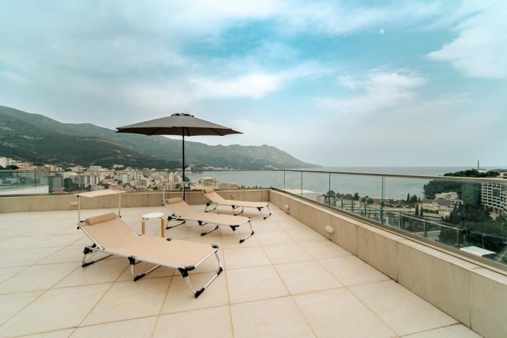 Beautiful 3-Bedroom Apartment for Sale, 130 m2 + 104 m2 Terrace, Bečići, Sea View, Parking