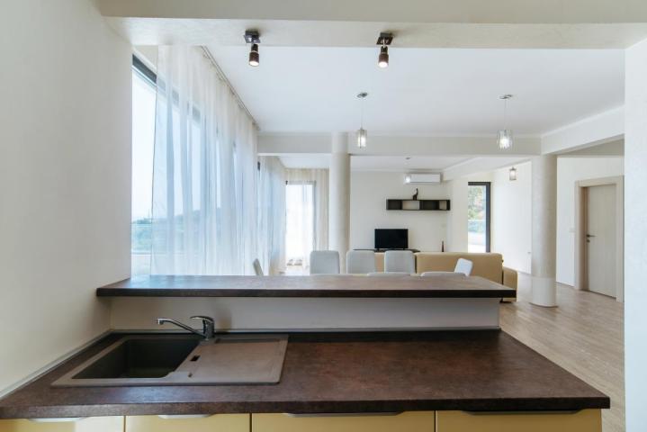 Beautiful 3-Bedroom Apartment for Sale, 130 m2 + 104 m2 Terrace, Bečići, Sea View, Parking