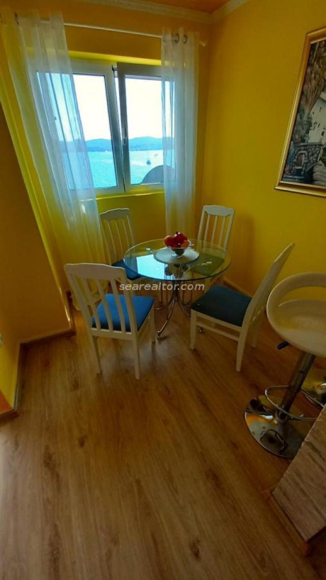 One bedroom apartment with sea view, Tivat