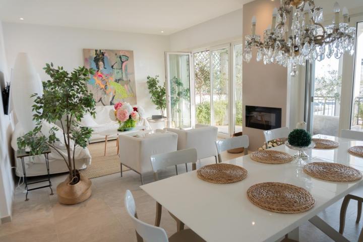 Luxurious apartment in Luštica Bay with pool and sea view