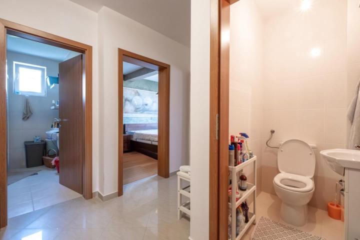 Comfortable 2 bedroom apartment with sea view in Lazi area, Budva