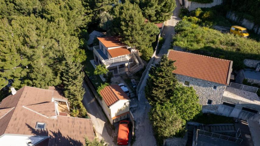 Villa with Sea View, Separate Guest House and Garage in Šušanj, Bar