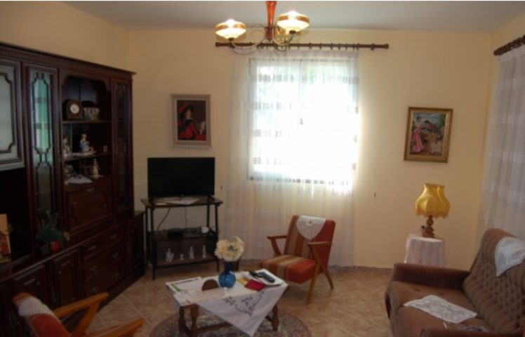 Two-storey house for sale in Lastva Grbaljska, Kotor