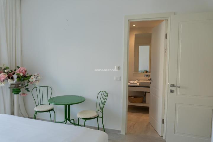 Luxurious apartment in Luštica Bay with pool and sea view