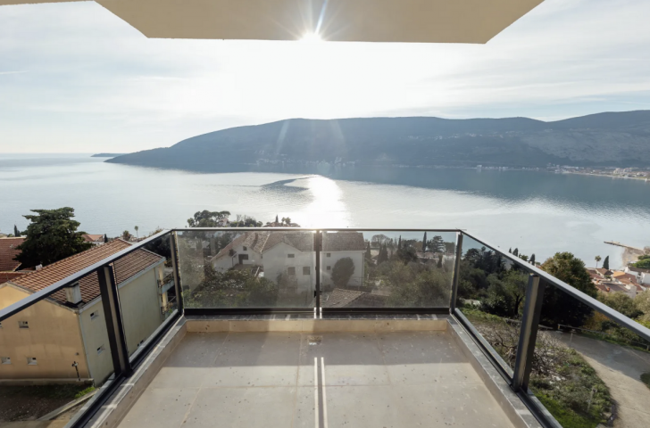 Apartment for sale with sea view - Herceg Novi, Topla