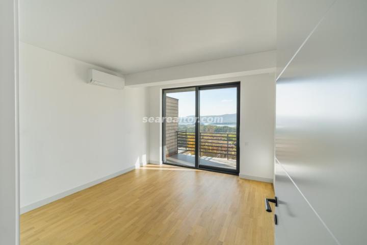 Modern Townhouses with Panoramic Views of Tivat Bay