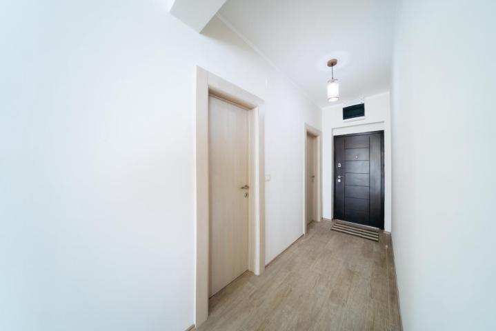 Beautiful 3-Bedroom Apartment for Sale, 130 m2 + 104 m2 Terrace, Bečići, Sea View, Parking