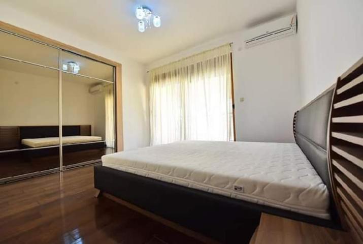 Luxury 3-bedroom apartment with a sea view in Petrovac for sale