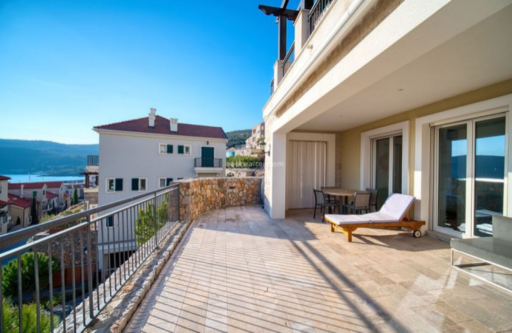 Luxurious two-bedroom apartment 105m2 with sea view - Luštica Bay
