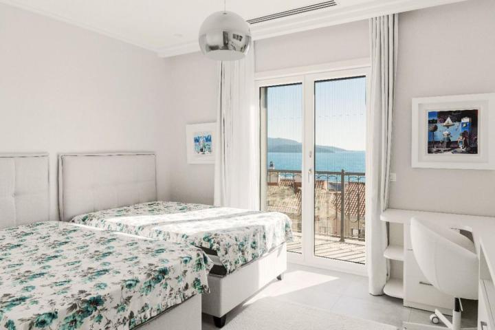 Luxury Townhouse in the bay of Luštica with a panoramic view of the sea