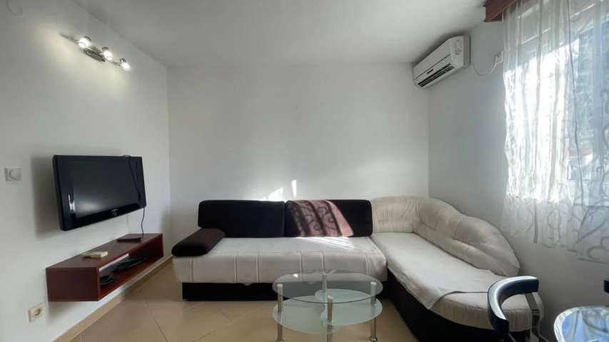 Modern One-Bedroom Apartment in a Quiet Budva Neighborhood
