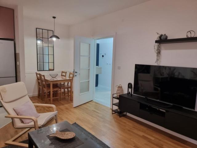 For rent: One-bedroom apartment 46 m2, Tivat