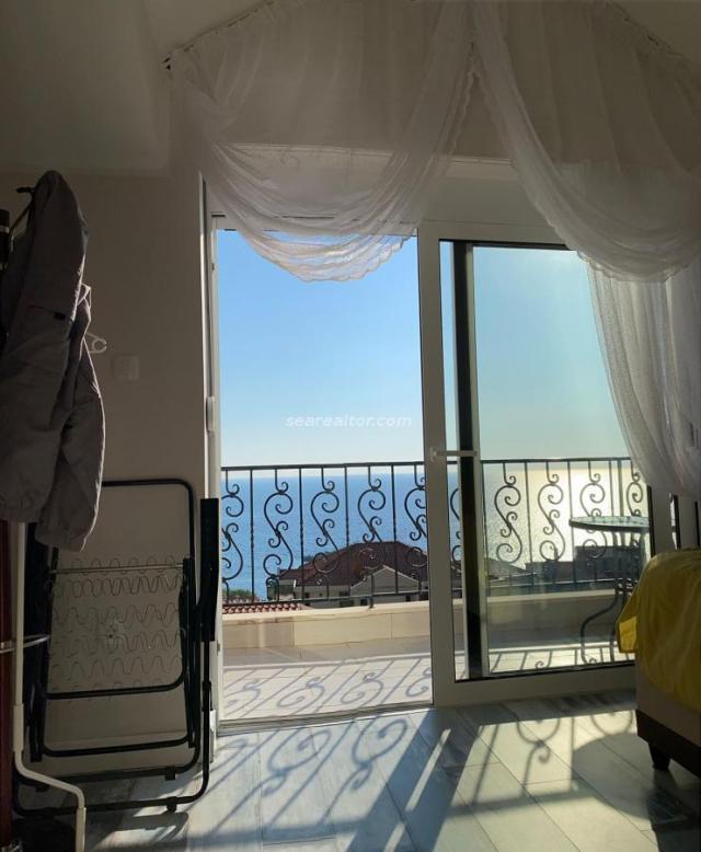 Penthouse in Sveti Stefan with sea view