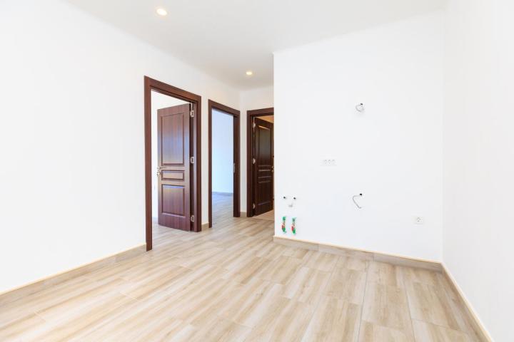 Villa with Sea View, Separate Guest House and Garage in Šušanj, Bar