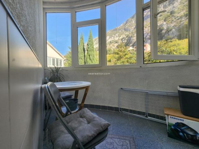 Two-bedroom apartment in a quiet neighborhood – Sveta Vrača, Kotor