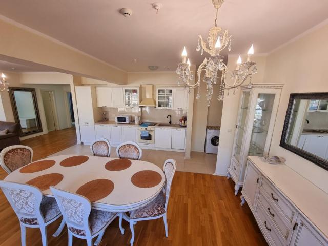 Three-bedroom apartment 134m2 for long-term rent in Budva