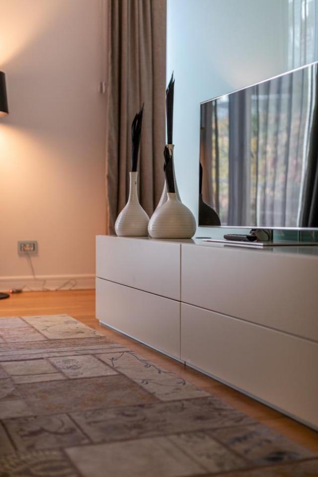 Gorgeous 2 bedroom Penthouse in Dukley Long term rent