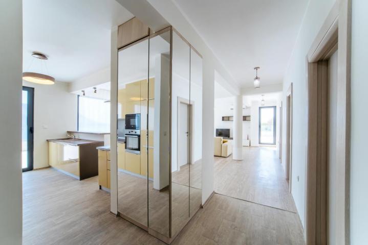 Beautiful 3-Bedroom Apartment for Sale, 130 m2 + 104 m2 Terrace, Bečići, Sea View, Parking