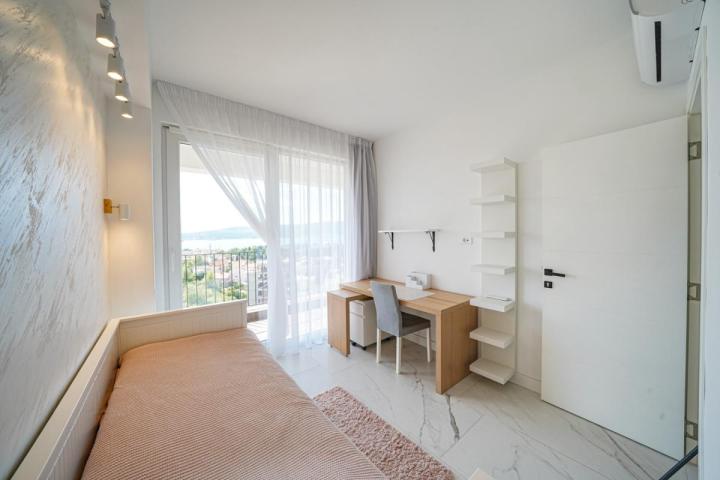 For sale: New two-bedroom apartment with sea view