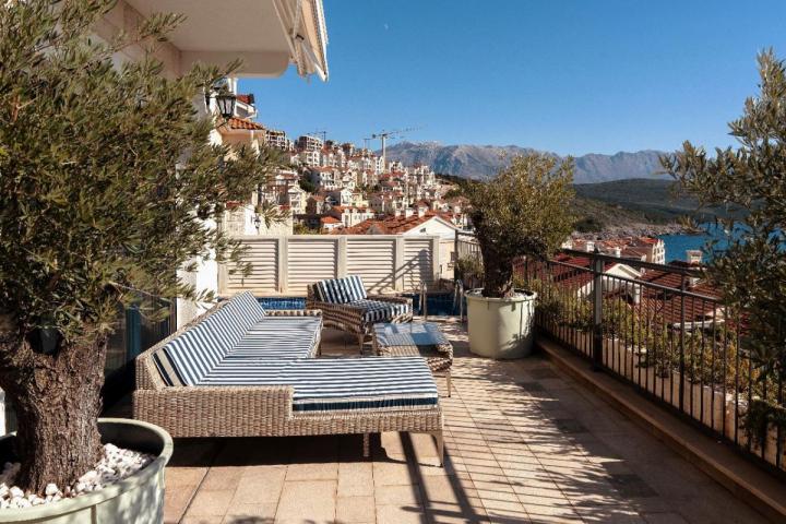 Luxury Townhouse in the bay of Luštica with a panoramic view of the sea