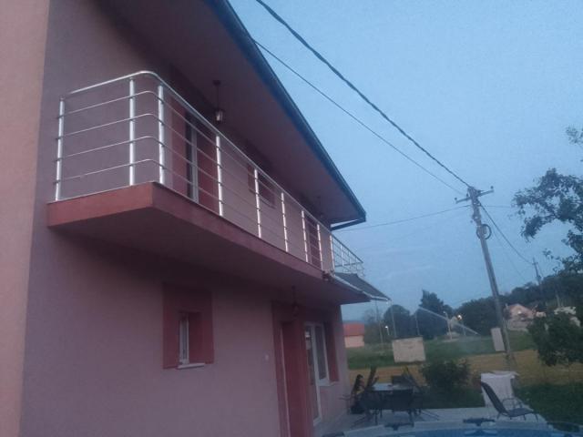 Two-Storey House of 140m2 for Sale in Miločani, Nikšić