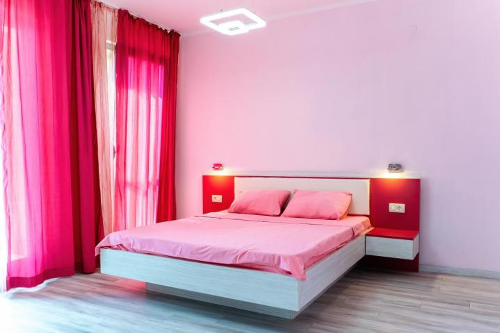 Beautiful 3-Bedroom Apartment for Sale, 130 m2 + 104 m2 Terrace, Bečići, Sea View, Parking