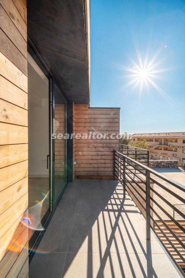 Modern Townhouses with Panoramic Views of Tivat Bay