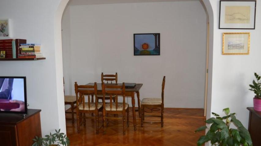 Three bedroom apartment in downtown Bar for sale, a few minutes away from the city beach. 