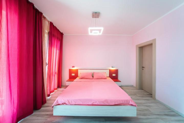 Beautiful 3-Bedroom Apartment for Sale, 130 m2 + 104 m2 Terrace, Bečići, Sea View, Parking