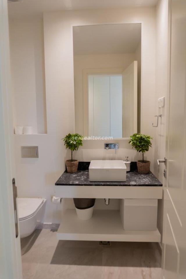 Luxurious apartment in Luštica Bay with pool and sea view