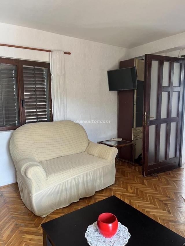 Two-bedroom apartment with 4 terraces in a quiet part of the city - Herceg Novi