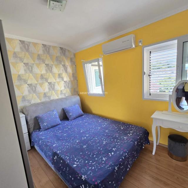 One bedroom apartment with sea view, Tivat