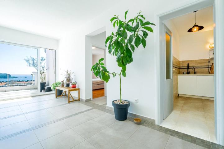 Bright apartment with panoramic view of Budva — 65 m2 comfort and space