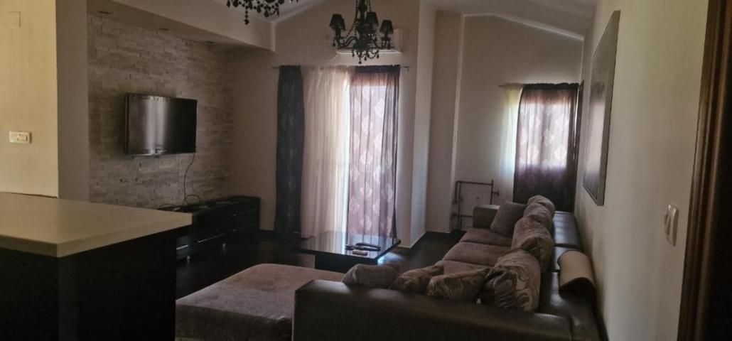 Apartment for Rent in Kotor, 120 m2, 5 Bedrooms, Sea View, Parking