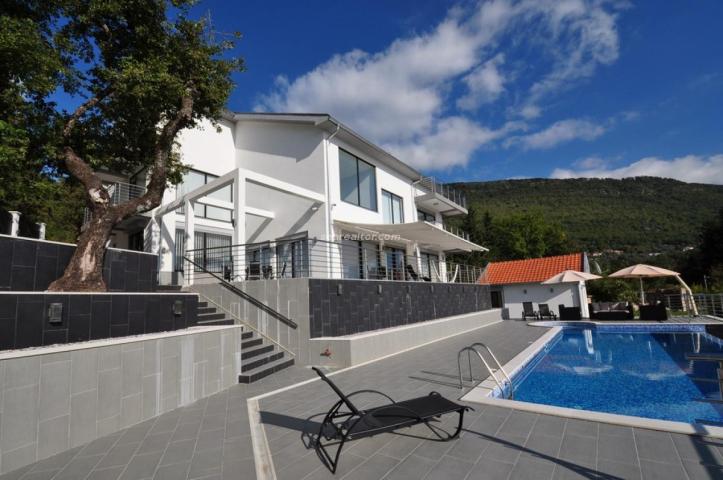 Luxury Villa with Pool, Guest Apartment & Additional Land – Tivat