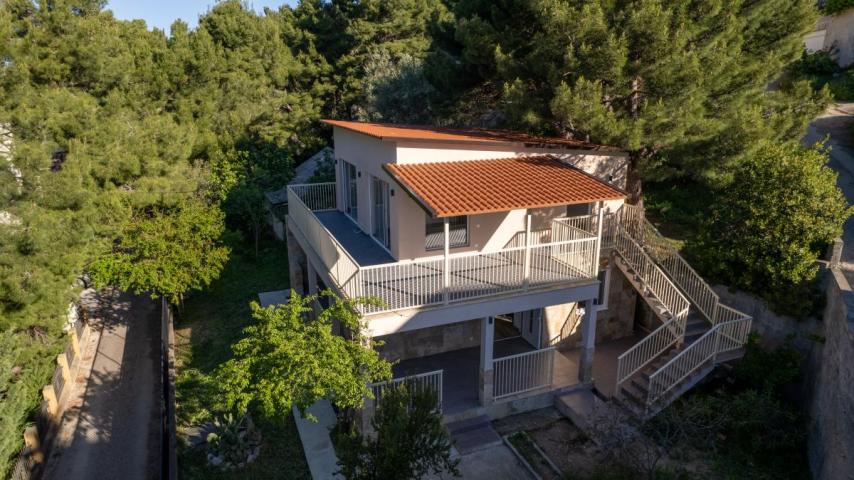 Villa with Sea View, Separate Guest House and Garage in Šušanj, Bar