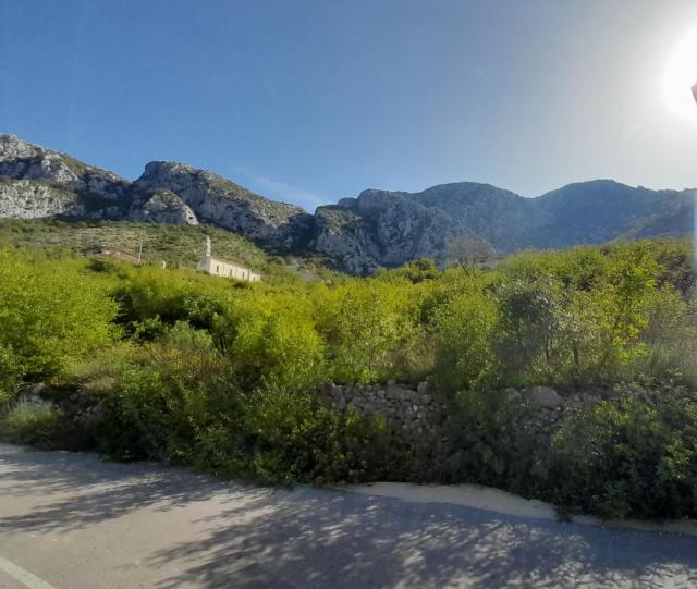 Urbanized plot with a view of the sea in Budva is for sale